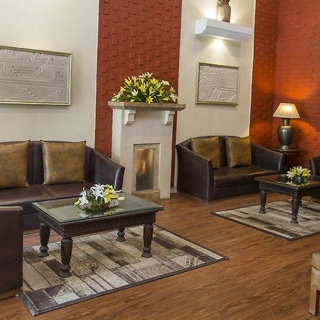 Country Inn אחמדאבאד מראה חיצוני תמונה