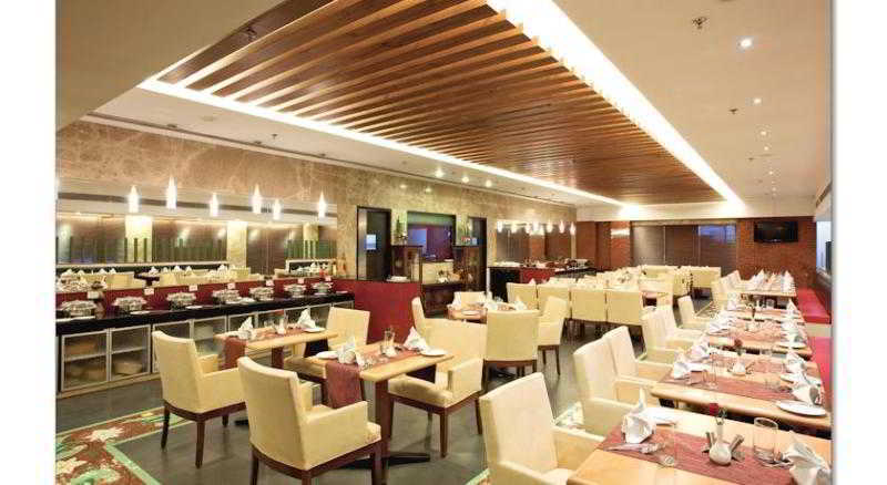 Country Inn אחמדאבאד מראה חיצוני תמונה